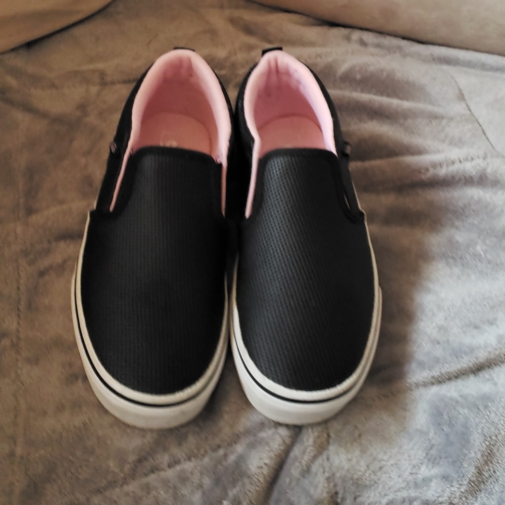 PERFORATED VANS